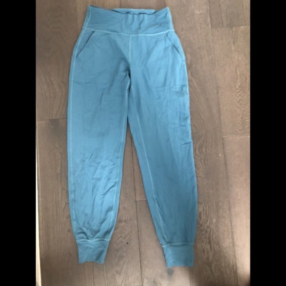 EUC lululemon Align Joggers Size 6 - Picture 2 of 3